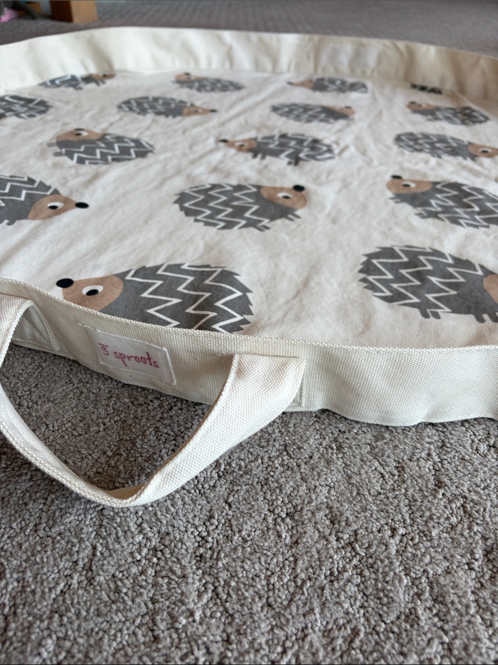 3 Sprouts Cream Hedgehog Pack & Go Play Mat with Carry Handles